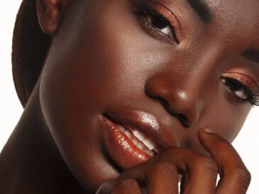 5 astuces de beauté pour les femmes à la peau noire, métisse ou foncée!