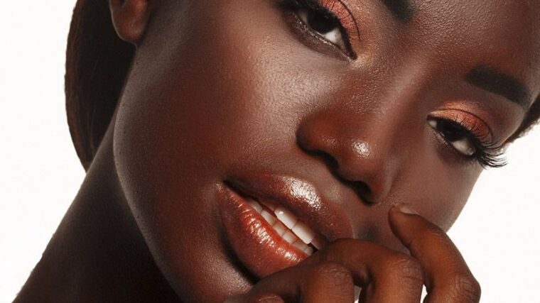 5 astuces de beauté pour les femmes à la peau noire, métisse ou foncée!