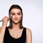 Comment utiliser le maquillage pour donner à vos seins une apparence plus grosse