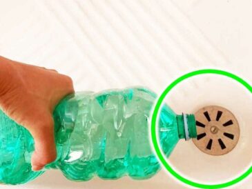 Voici la technique de la bouteille pour désodoriser le drain de la douche