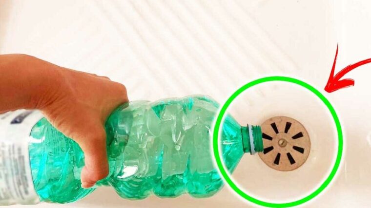 Voici la technique de la bouteille pour désodoriser le drain de la douche