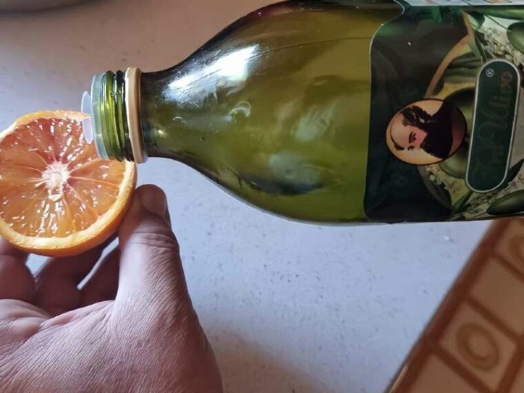 Combiner l’orange avec l’huile d’olive, l’ancienne coutume de nos grands-parents est de retour : à quoi cela sert-il ?