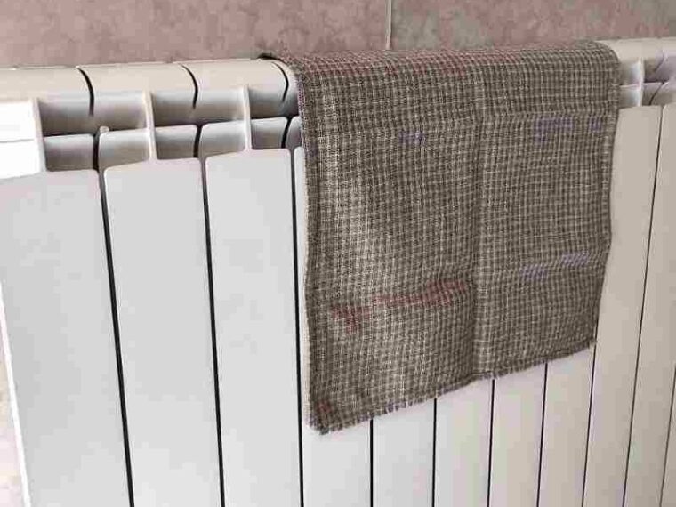 Voici une astuce de textile astucieux (et 4 autres astuces) pour parfumer votre intérieur de la chaleur d’un radiateur.